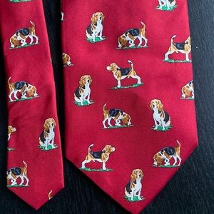 Beagle Dog motif Mens 100% silk tie.